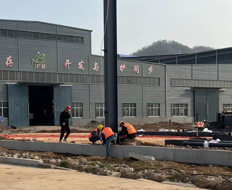 河南开云NBA篮球
高端智能装备制造项目标准化厂房钢立柱完成吊装